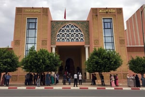 La Cour d’appel de Beni Mellal (Maroc), devant laquelle est jugée l’affaire Khadija. © Nadine Achoui-Lesage/AP/SIPA
