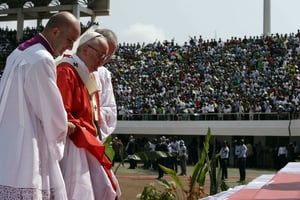 Le pape François, lors de sa visite à Bangui, le 30 novembre 2015. © Andrew Medichini/AP/SIPA