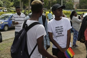 Des militants des droits des homosexuels à Nairobi, après la décision de la Haute Cour de maintenir la criminalisation de l’homosexualité, le 24 mai 2019. © Khalil Senosi/AP/SIPA