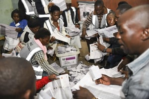 Dans un bureau de vote à Blantyre, Malawi, 2019. © Thoko Chikondi/AP/SIPA