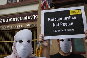 Des militants d’Amnesty International manifestent contre la peine de mort (photo d’illustration). © Sakchai Lalit/AP/SIPA