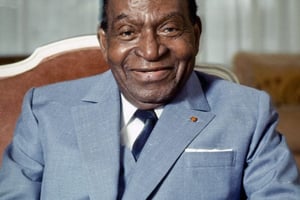 Félix Houphouët-Boigny (ici, en février 1990) prit la tête du gouvernement autonome le 1er mai 1959 et dirigera la Côte d’Ivoire jusqu’à sa mort, le 7 décembre 1993. © PORTALI/GAMMA-RAPHO