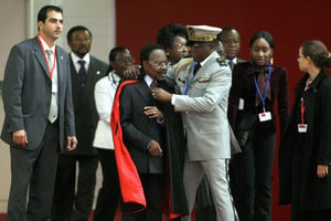 Omar Bongo Ondimba, le 9 décembre 2007 lors du sommet UE-Afrique à Lisbonne. © Paulo Duarte/AP/SIPA