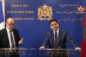 Les ministres des Affaires étrangères français et marocain, Jean-Yves Le Drian et Nasser Bourita (à dr.) en conférence de presse à Rabat, le 8 juin 2019. © Youtube/le360