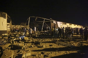 Le centre de détention pour migrants de Tajoura, détruit dans la nuit du 2 au 3 juillet 2019. © Hazem Ahmed/AP/SIPA