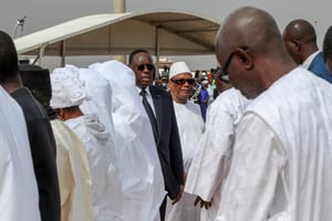 Outre les ministres et ex-ministres sénégalais, le président malien Ibrahim Boubacar Keïta a également participé à la cérémonie d’homme à Ousmane Tanor Dieng, aux côtés de Macky Sall. © DR / présidence de la République du Sénégal