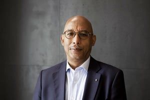 Ibrahim Assane Mayaki, secrétaire exécutif de l’ADUA-NEPAD à Paris, le 18 juillet. © Sydonie Ghayeb pour JA