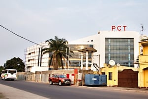 Le nouveau siège, en cours de construction dans le quartier de Mpila, à Brazzaville. © Baudouin Mouanda pour JA