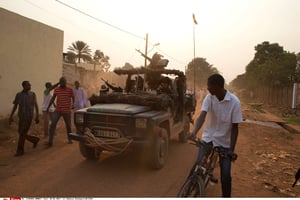 Des soldats français patrouillent près de Bangui, en Centrafrique, le 6 janvier 2014. © AP/SIPA