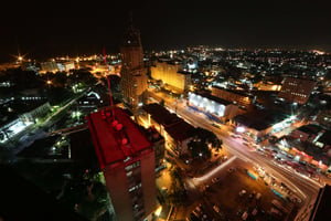 Vue nocturne depuis un immeuble du centre-ville de la capitale congolaise. © MONUSCO/Abel Kavanagh