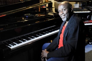 Le pianiste congolais Ray Lema. © Vincent Fournier/JA