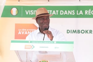 Le président Alassane Ouattara, lors de son discours dans l’enceinte du stade Koné Samba Ambroise de Dimbokro, sa ville natale. © Compte twitter d’Alassane Ouattara (Capture d’écran)