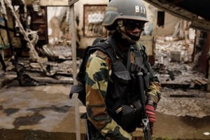 Un soldat du Bataillon d’intervention rapide (BIR), à) Buea, dans le Cameroun anglophone, en octobre 2018.(Illustration) © REUTERS/Zohra Bensemra