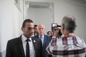 Kaïs Saïed, candidat à l’élection présidentielle tunisienne , arrivant à son bureau tunisois mardi 17 septembre 2019 (image d’illustration). © Mosa’ab Elshamy/AP/SIPA