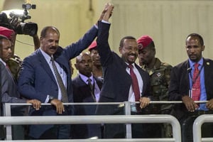 Le président érythréen Isaias Afwerki et le Premier ministre éthiopien Abiy Ahmed à Addis-Abeba, le 15 juillet 2018. © Mulugeta Ayene/AP/SIPA