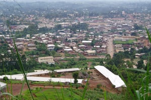 La commune de Bamenda, le chef-lieu de la région du Nord-Ouest du Cameroun. © Njeimosestimah – Wikimedia Commons
