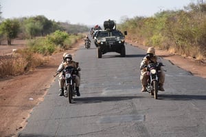 Des militaires burkinabè en patrouille (image d’illustration). © DR / Etat-major des forces armées burkinabè