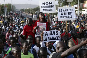 Lors d’une manifestation à Bamako, le 15 novembre 2019. © Baba Ahmed/AP/SIPA