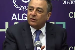 L’ex-ministre algérien de l’Industrie et des mines, Abdeslam Bouchouareb. © YouTube/Radio Algérienne