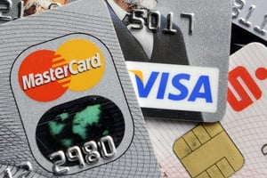 Cartes bancaires Mastercard et Visa. © AP/Sipa