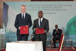 Bruno Le Maire, ministre français de l’Économie, et Romuald Wadagni, ministre béninois de l’Économie et des Finances, le 22 décembre à Abidjan. © DR