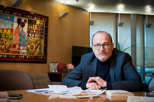 Remy Rioux (France), directeur general de l’Agence française de developpement (AFD), dans son bureau a Paris, le 15.01.2020. Vincent Fournier/JA © Vincent Fournier/JA