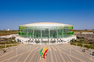 Le Dakar Arena, nouvelle salle omnisport à Diamnadio, a coûté 10,1 millions d’euros © Youri Lenquette pour JA
