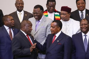 Denis Sassou Nguesso (d.) et Cyril  Ramaphosa. © Valery Sharifulin/TASS/Sipa USA/SIPA