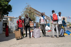Lundi 16 mars, environ 30 0000 étudiants sont évacués de l’Université de Cheikh Anta Diop à Dakar © Sylvain Cherkaoui pour JA