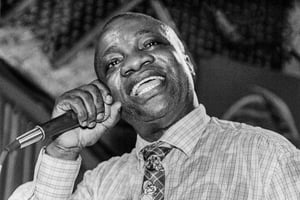 Le chanteur et compositeur congolais Aurlus Mabele © Jack Vartoogian/Getty Images