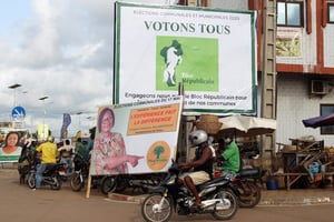 Une rue de Cotonou pendant la campagne électorale, en mai 2020. © Séraphin. Zounyekpe / AID