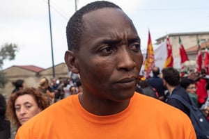 Le syndicaliste Aboubakar Soumahoro, en octobre 2018, à Riace, dans le sud de l’Italie. © DiVincenzo/Kontrolab/IPA/SIPA