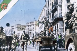 Parade du FLN à Alger, en juillet 1962 © Universal History Archive/Getty Images