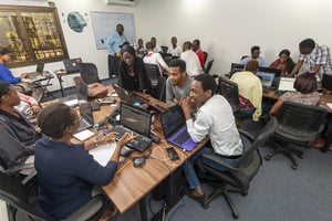 Des étudiants gabonais dans une classe d’entrepreneurs, en novembre 2018. © Lou Jones/ZUMA Press/REA
