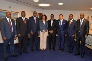 Les huit candidats à la présidence de la banque africaine de développement, en mai 2015. Au centre Akinwumi Adesina, à gauche Thomas Zondo Sakala, Bedoumra Kordjé et Birama Sidibé. © AFDB_Group/Twitter