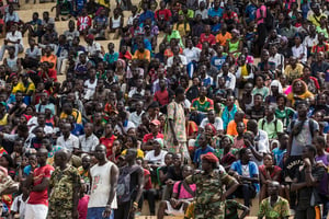 A Bossangoa, en novembre 2018, lors d’une opération de recrutement des Forces armées centrafricaines (FACA). L’Ouham, fief de Bozizé,est l’un des principaux réservoirs de voix que se disputent âprement les partis en vue de la présidentielle. © Creative Commons / Photos: UN/MINUSCA – Hervé Serefio