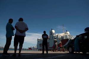 Embarquement sur le ferry pour Tanger dans le port d’Algésiras, en Espagne, en juillet 2019. © Jorge Guerrero/AFP