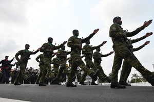 Défilé de l’armée ivoirienne lors des funérailles du colonel Issiaka Ouattara, le 6 février 2020, à Abidjan. © Issouf Sanogo/AFP