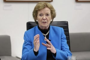 Mary Robinson, ancienne présidente de l’Irlande, doit faire partie du groupe chargé de réexaminer le rapport du comité d’éthique de la BAD, qui avait blanchi Akinwumi Adesina début mai. © Richard Drew/AP/SIPA