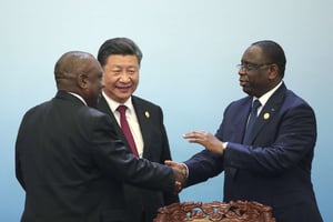 Cyril Ramaphosa, Xi Jinping et Macky Sall à Pékin pour le sommet Chine-Afrique, le 4 septembre 2018 © Lintao Zhang/AP/SIPA