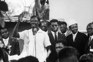 Patrice Lumumba s’exprimant lors d’un rassemblement politique au moment de l’indépendance. © Terence Spencer/The LIFE Images Collection via Getty Images