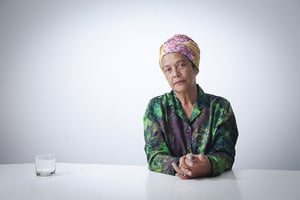 La politologue et féministe Françoise Vergès, actrice d’« Un feminisme décolonial », à Paris, le 5 août 2020. © Vincent Fournier pour JA