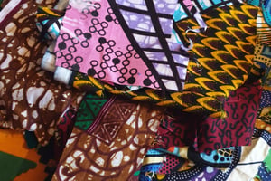 Gambela Market : des vêtements et des accessoires créés à partir de chutes  de wax - Pozette