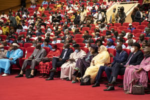 Les délégués réunis lors des concertations sur la feuille de route de la transition, à Bamako, le 10 septembre 2020. © /AP/SIPA