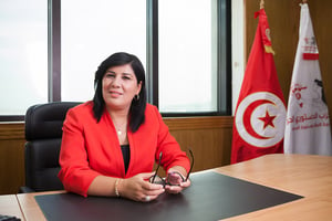 Abir Moussi, la présidente du Parti Destourien Libre depuis 2016 et députée depuis 2019, pose dans son bureau à Montplaisir, le 22 septembre 2020. © Ons Abid pour JA