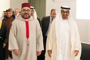 Le roi du Maroc Mohammed VI et Mohammed ben Zayed Al-Nahyane, prince d’Abu Dhabi lors de l’inauguration du musée du Louvre Abu Dhabi le 8 novembre 2017. © Balkis Press/ABC/Andia.fr