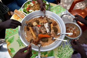 Le tièèbou dien a été créé par la Sénégalaise Penda Mbaye.