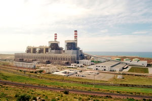 La centrale thermique de Jorf Lasfar s’étend sur 60 hectares et consomme 5,5 millions de tonnes de charbon par an © Taqa