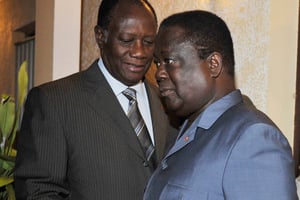 Alassane Ouattara et Henri Konan Bédié, en novembre 2010 à Abidjan. © SIA KAMBOU/AFP