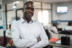 Omar Cissé, directeur général d’In Touch, à Dakar, le en novembre 2019. © Sylvain Cherkaoui pour JA